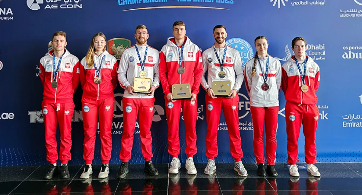 Sporty walki, Polska drużyna mistrzem świata kickboxingu! Kartuzianie czele złotej kadry - zdjęcie, fotografia