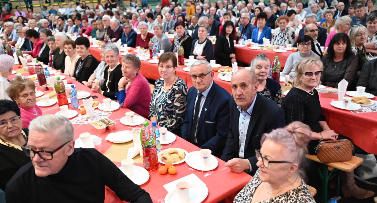 Seniorzy, Przodkowska Biesiada ponad tysiąc Seniorów! - zdjęcie, fotografia