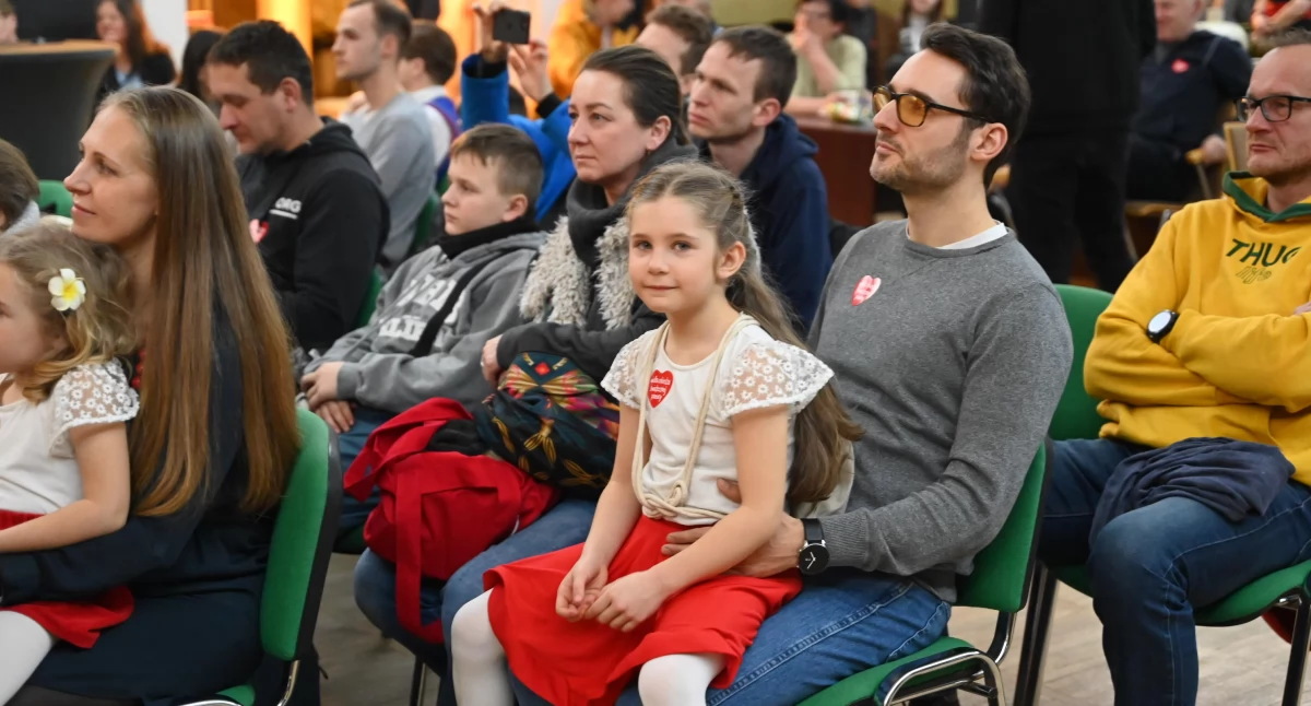 Akcje społeczne i charytatywne, Serce Chmielna dziś WOŚP Finał - zdjęcie, fotografia