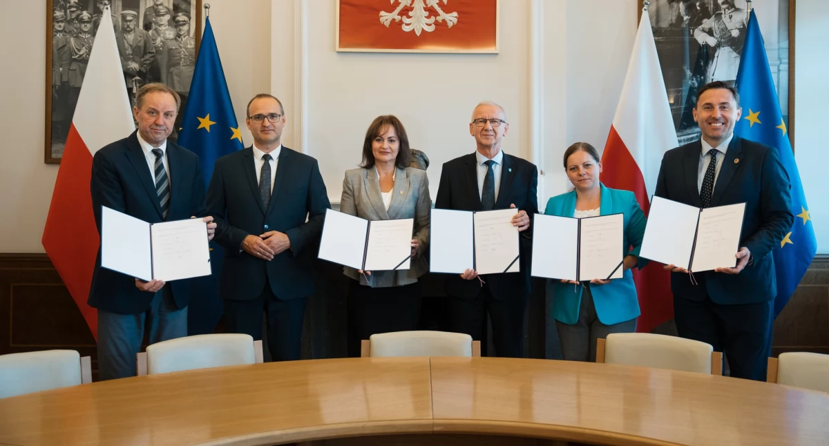 Inwestycje, Miliony połączenie drogowe Powstanie łącznik węzłem Chwaszczyno - zdjęcie, fotografia