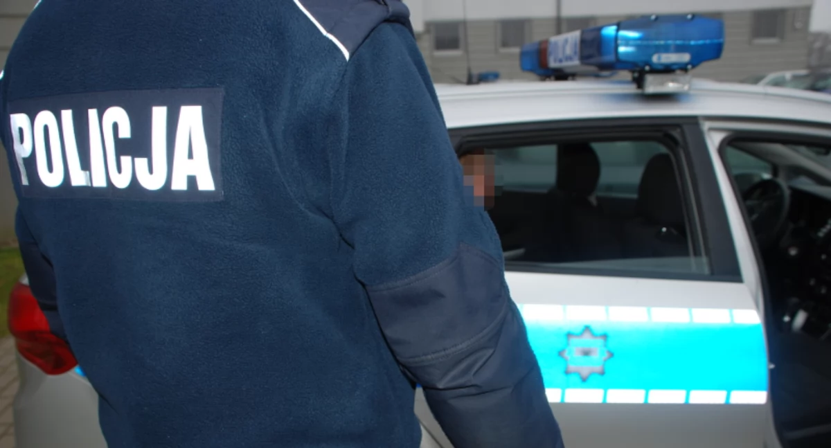 Kronika policyjna, fałszywym zaświadczeniem tysięcy złotych Policja zatrzymała latka Żukowie - zdjęcie, fotografia