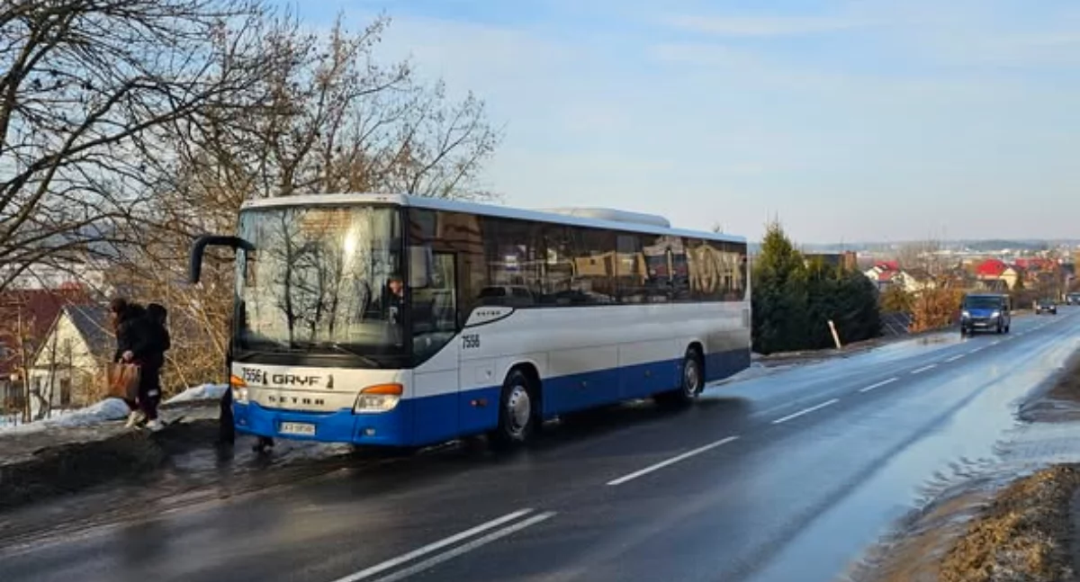 Wieści z samorządów, autobusowy połączy Kamelę Egiertowo Kartuzy „Niby jeden bardzo ważny” - zdjęcie, fotografia