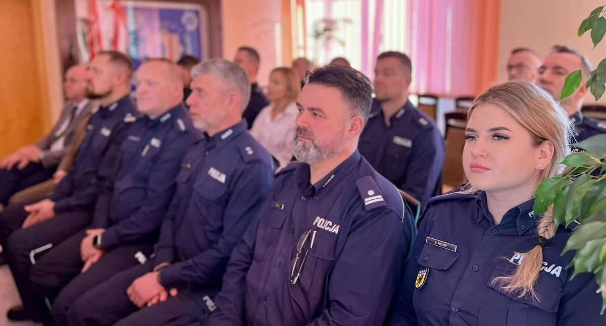 Policja, Policja podsumowała Odprawa kadry kierowniczej kartuskiej komendzie - zdjęcie, fotografia