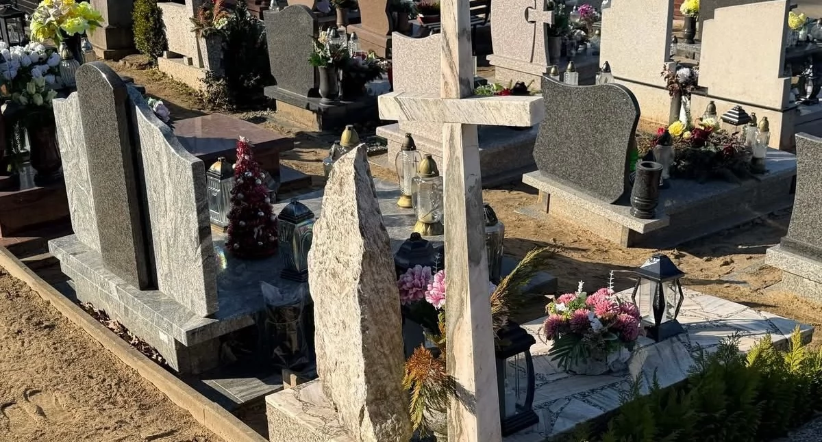 Interwencje, Parafia mógł rabunek Komunikat parafii Niestępowie dewastacji cmentarza - zdjęcie, fotografia