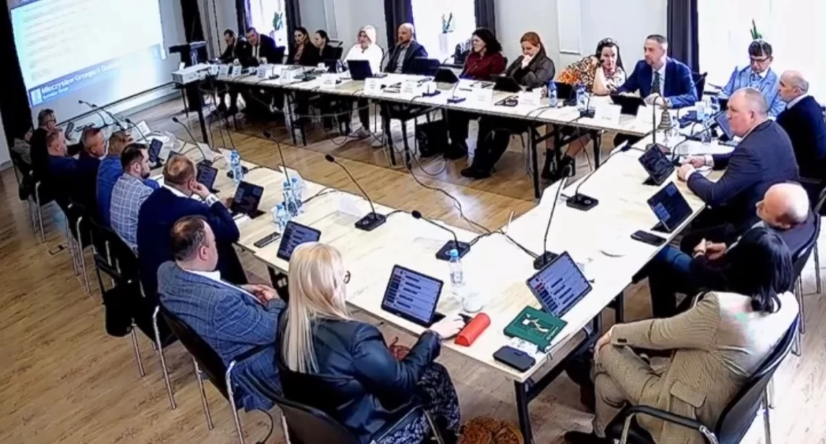Wieści z samorządów, sesja Miejskiej Kartuzach sprawdź program - zdjęcie, fotografia