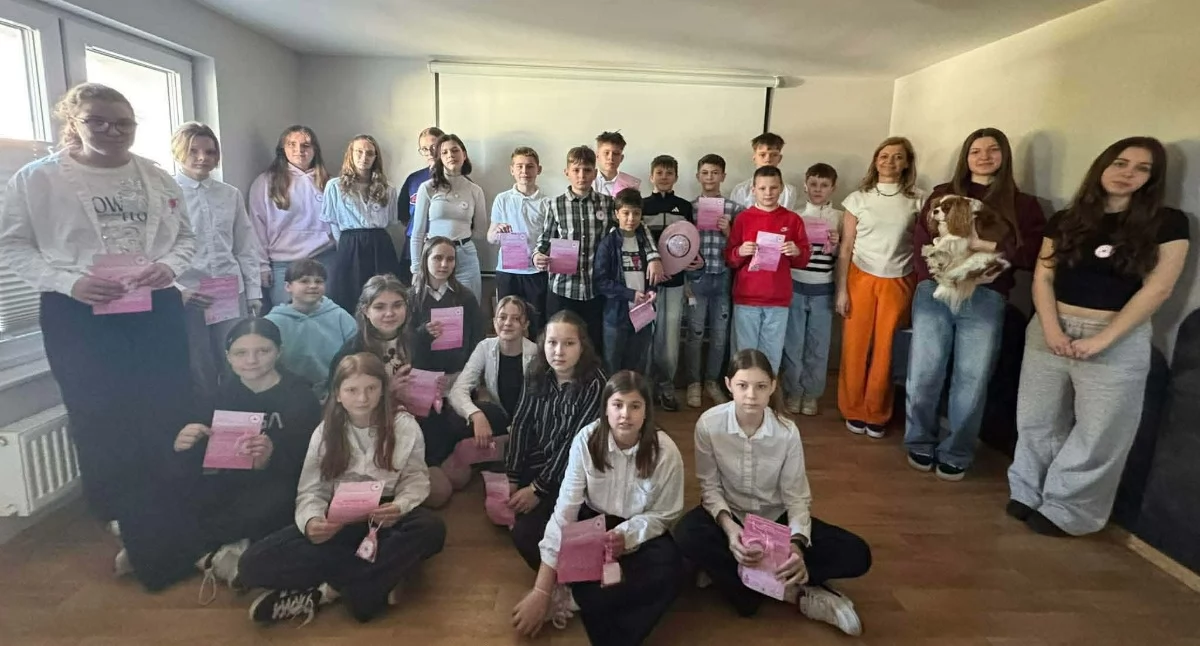 Szkoły podstawowe, Przodkowo uczniowie klasy piątej uczestniczyli warsztatach animaloterapii - zdjęcie, fotografia