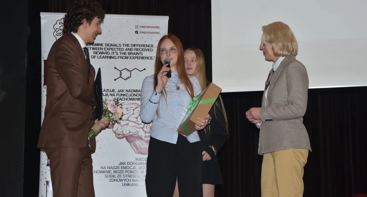 Akcje społeczne i charytatywne, Młodzi młodych Projekt uzależnieniach podsumowany Kartuzach - zdjęcie, fotografia