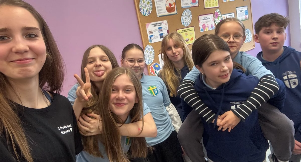 Szkoły średnie, Uczennice „Wzgórza Wolności” edukują zdrowiu Projekt „Zdrowie Ponad Wszystko” rośnie siłę - zdjęcie, fotografia
