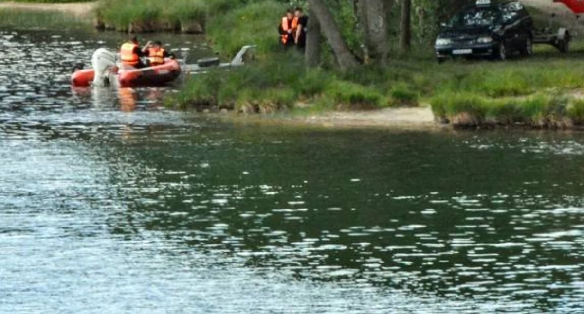 Interwencje, Ostatni moment Jeziora Głębokiego Samorządy mieszkańcy jednym stole - zdjęcie, fotografia