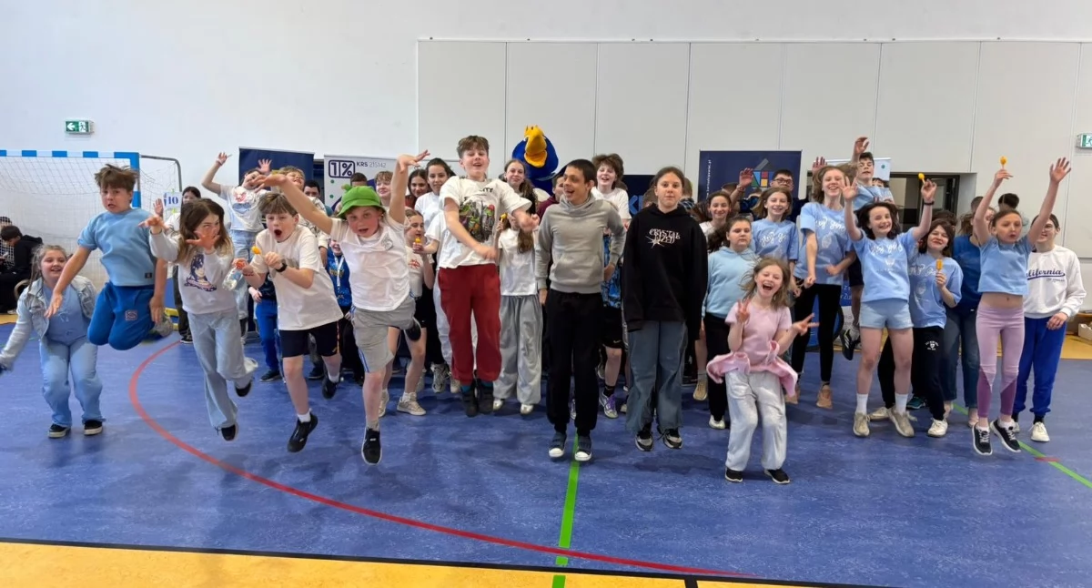 Akcje społeczne i charytatywne, Sport barier Uczniowie spotkali Niebieskich Igrzyskach Żukowie - zdjęcie, fotografia