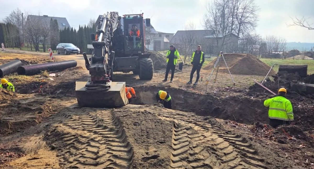 Inwestycje, Rozbudowa drogi Pomieczyńska Nowiny Inwestycja ponad - zdjęcie, fotografia