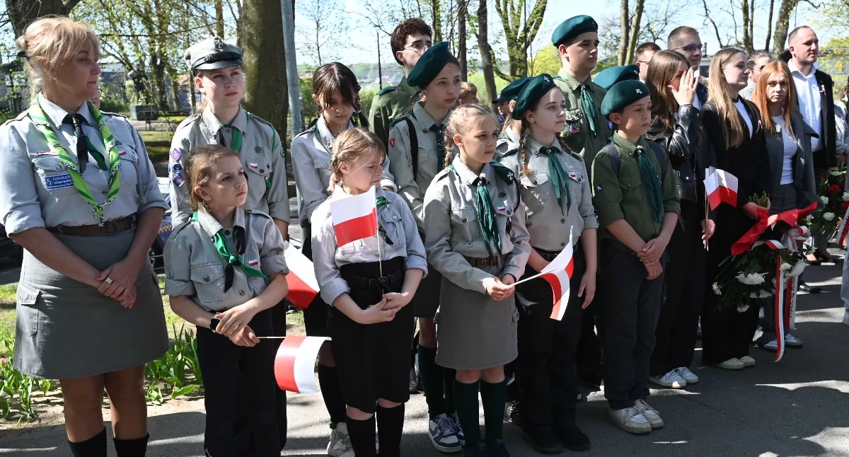 Uroczystości patriotyczne, Gminno powiatowe obchody rocznicy uchwalenia Konstytucji Kartuzach - zdjęcie, fotografia