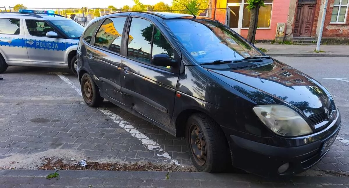 Kronika policyjna, Kierowca Renault zatrzymany Kartuzach Tester wykazał amfetaminę - zdjęcie, fotografia