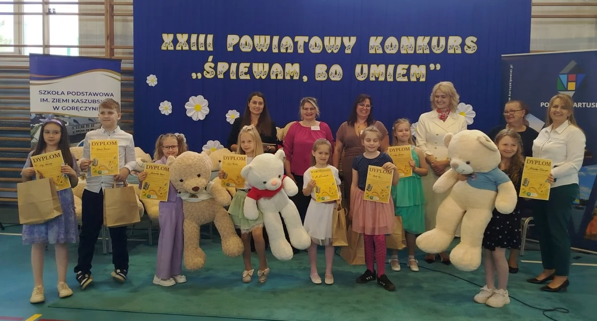 Szkoły podstawowe, Młode talenty zachwyciły Goręczynie edycja konkursu „Śpiewam umiem” - zdjęcie, fotografia