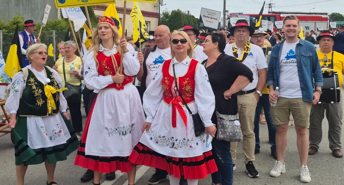Kaszubszczyzna, Bezpłatne autokary Światowy Zjazd Kaszubów Kartuzy Somonino organizują wyjazdy Gdyni - zdjęcie, fotografia