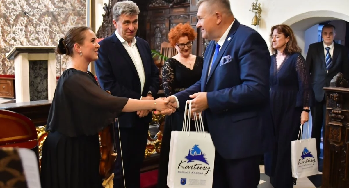 Literatura i sztuka, Mendelssohn Benda zabrzmieli Kartuzach Festiwal Muzyki Organowej Kameralnej oficjalnie rozpoczęty - zdjęcie, fotografia