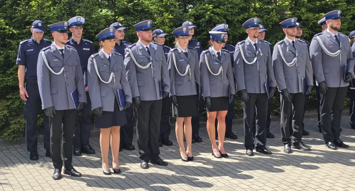 Policja, Święto Policji Kartuzach Awanse odznaczenia podziękowania codzienną służbę - zdjęcie, fotografia