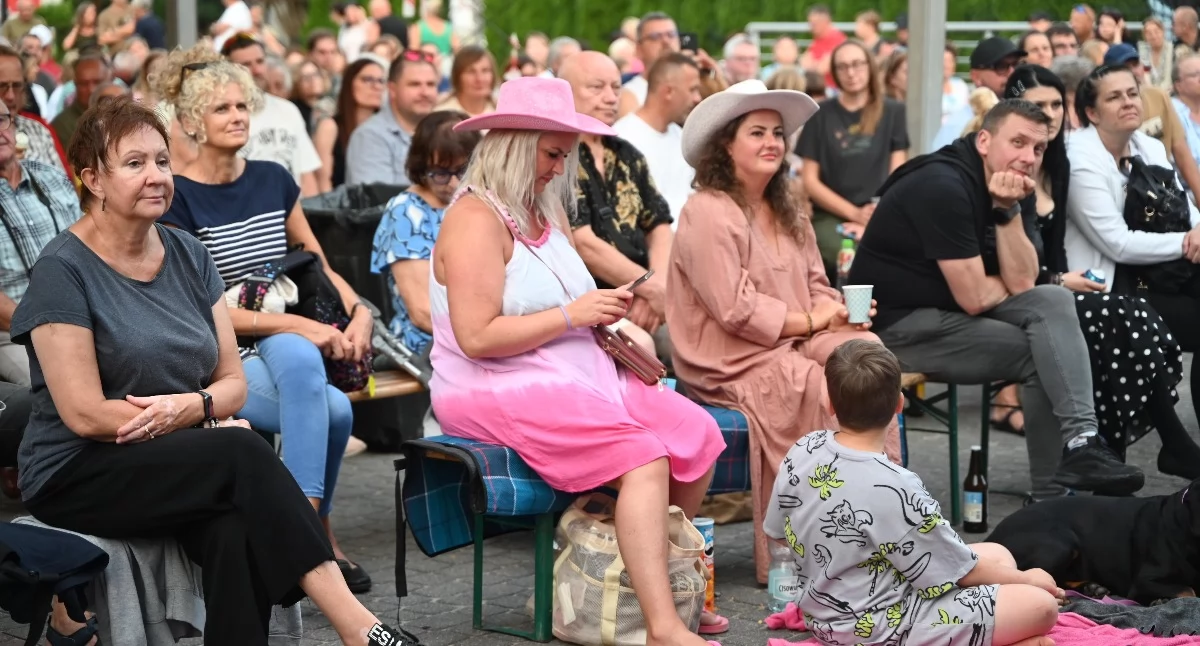 Imprezy, Muzyczne święto rozpoczęte Festiwal Przyjemności Muzycznych przyciągnął tłumy Ostrzyc - zdjęcie, fotografia