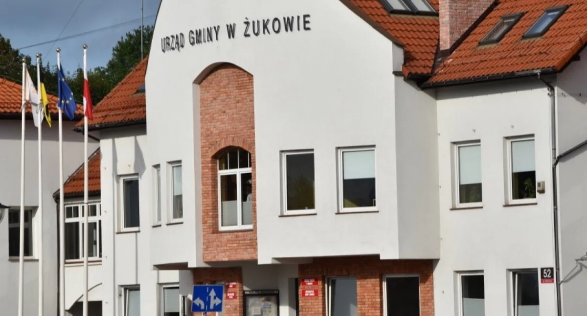 Wieści z samorządów, sierpnia ważny termin Mieszkańcy Żukowa muszą pamiętać dwóch sprawach - zdjęcie, fotografia