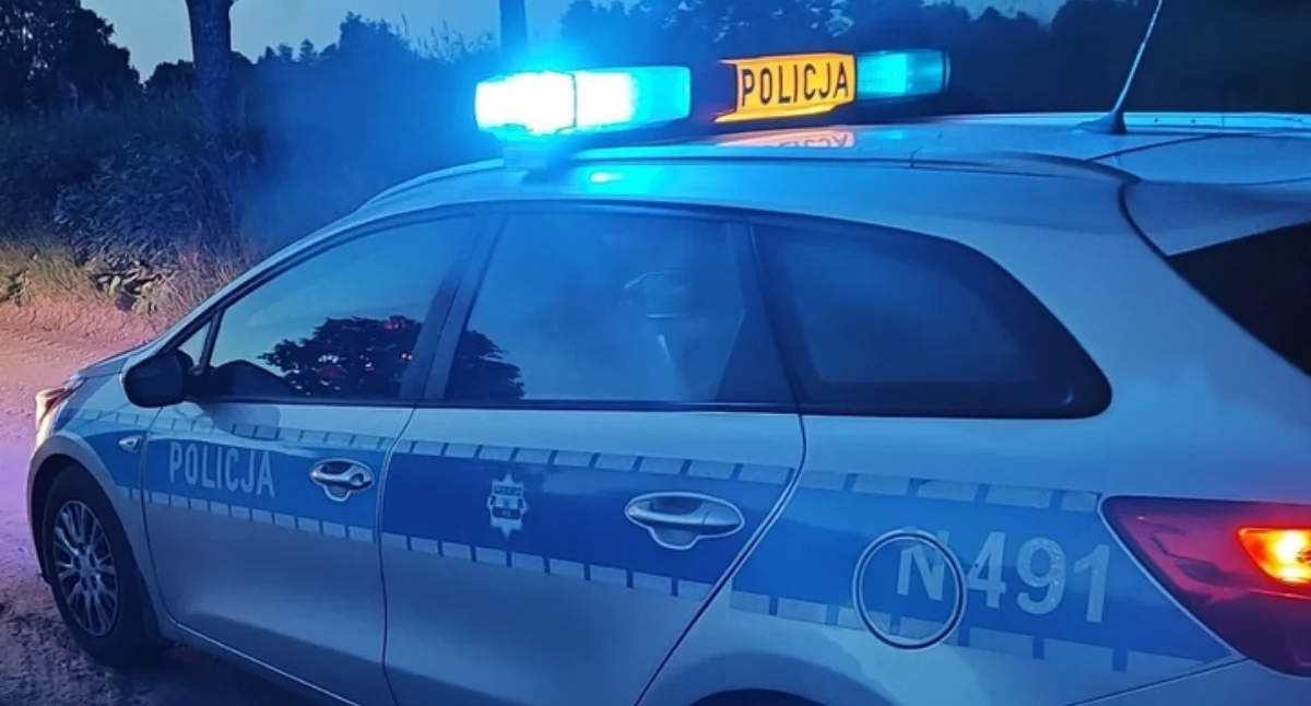 Kronika policyjna, Liczyła każda minuta Policjanci eskortowali latka podejrzeniem zawału - zdjęcie, fotografia