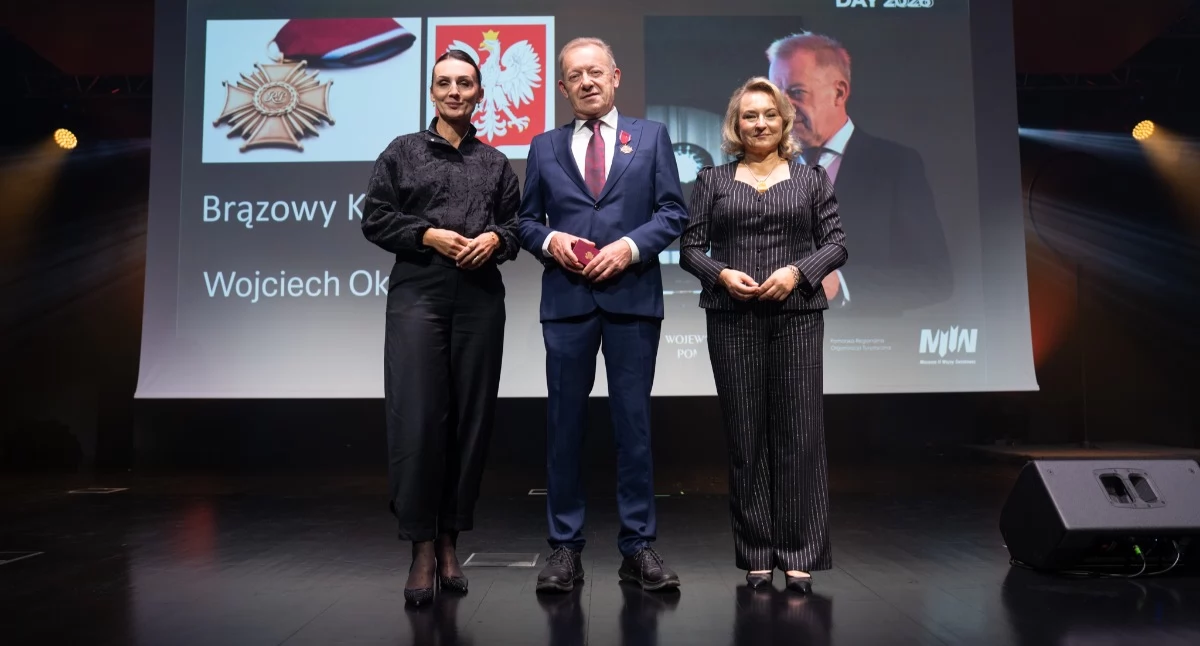 Turystyka, Wojciech Okroj odznaczony Brązowym Krzyżem Zasługi Doceniono także kaszubskich kuczerów - zdjęcie, fotografia
