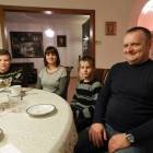 Joanna i Szymon Dunstowie z synami - Filipem i Beniaminem /fot. Longina Templin
