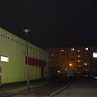 Lampa stojąca przy Biedronce czeka na naprawę /fot. Anna Kędzierska
