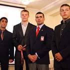 Od lewej stoją: Edgar Pogosian, Szymon Roszkowski, Edward Barsgian i Jakub Serkowski...