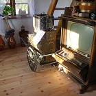 Niemiecki telewizor z radiem i adapterem /fot. Longina Templin