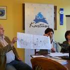 Mirosława Lehman i Tomarz Brzoskowski pokazują plany przebudowy ul. 3 Maja /fot. MP