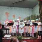 Młodzież w ludowych strojach ze Szkoły Języka i Kultury Łużyczan w Cottbus /fot....