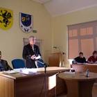 Burmistrz Albin Bychowski wyjaśniał wątpliwości uczestników spotkania /fot. Longina...