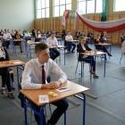 Maturzyści z Zespołu Szkół Ponadgimnazjalnych w Sierakowicach /fot. AL