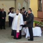 Odnowioną oczyszczalnię poświęcił ksiądz prałat Edmund Kosznik /fot. Andrzej Baranowski