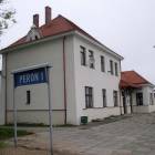 Budynek dworca PKP w Żukowie doczekał sie remontu /fot. Longina Templin