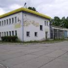 Budynek, w którym kiedyś był sklep i warsztat samochodowy /fot. Longina Templin