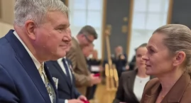 Burmistrz Kartuz z Medalem Komisji Edukacji Narodowe&hellip;