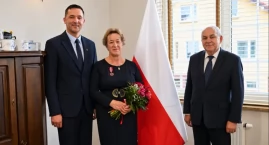 Sesja Rady Gminy Sierakowice: wyróżnienia dla ucznió&hellip;