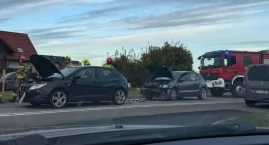 Dzierżążno. Zderzenie trzech samochodów
