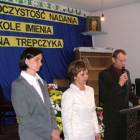 Przewodniczący Rady Miejskiej w Żukowie, Wojciech Kankowski czyta treść uchwały