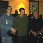 Laureaci drugiego miejsca - Daniel i Rafał oraz właściciel Kapitolu, Krzysztof Zwara