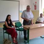 Od lewej: Dominika Sowa - Klejna, psycholog PCPR-u, wicestarosta Jerzy Żurawicz oraz...