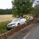 Uszkodzony został też VW Passat /fot. nadesłane/KP PSP Kartuzy