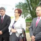 Od lewej: wojewoda Roman Zaborowski, starosta Janina Kwiecień i wójt gminy Andrzej...