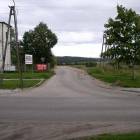 Dotychczasowa droga gruntowa będzie asfaltówką aż do przejazdu kolejowego /fot. Longina...