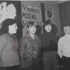 I udział uczniów w imprezie kulturalnej – na zdjęciu od lewej Mirosława Blum, Ewa...