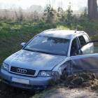 Po zderzeniu z vw polo audi również znalazło się w rowie /fot. nadesłane/KPPSP Kartuzy