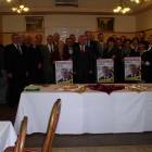 Burmistrz Albin Bychowski z kandydatami na radnych /fot. Longina Templin