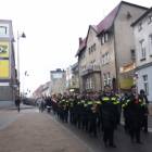 Uroczystości rozpoczęły się pochodem ulicami miasta /fot. NB