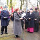 Następnie obchody przeniosły się pod pomnik Matki Boskiej Królowej Korony Polski /fot. BG
